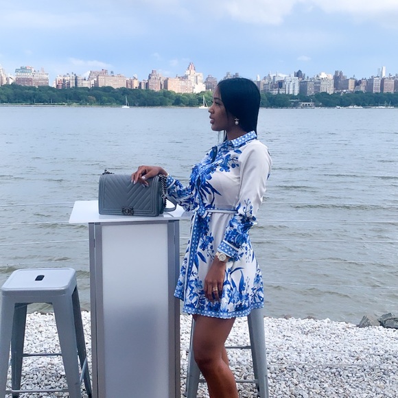 hermoso vestido estámpado de rosas blanco y azul - Picture 3 of 3